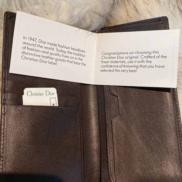 ✔️Christian Dior Vintage Brown Leather Bi-fold Checkbook ID Credit Card  Case - Picture 10 of 13